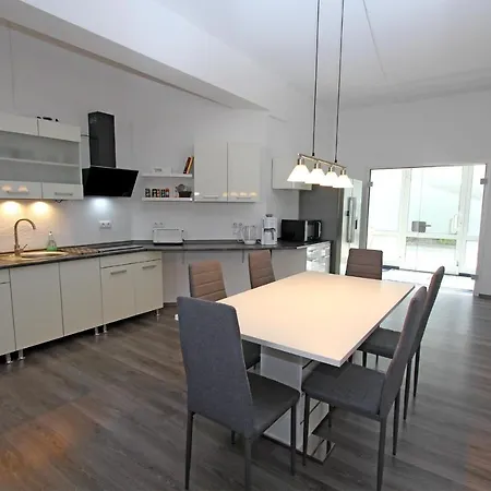 Ferienwohnung Mit 3 Schlafraeumen Apartment Neubrandenburg