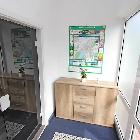 Apartment Ferienwohnung Mit 3 Schlafraeumen Neubrandenburg