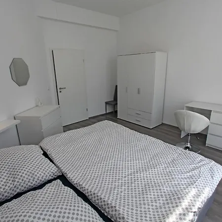 Ferienwohnung Mit 3 Schlafraeumen * Neubrandenburg